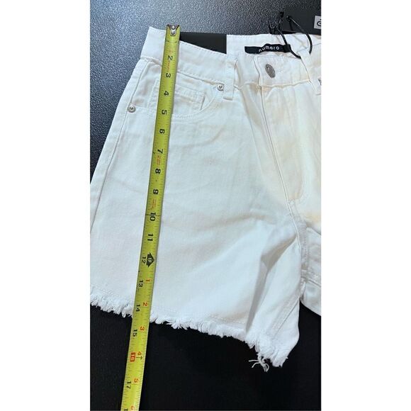 Numero Womens Frayed Hem High Rise  Relaxed Cut-Off Shorts White Sz 26 NWT P1-30 - Picture 6 of 13